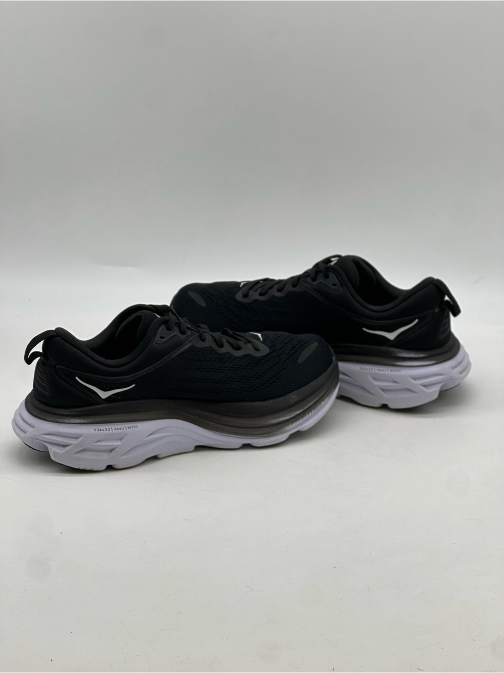Hoka Bondi 8 Sneakers. Size 7. - Picture 7 of 9